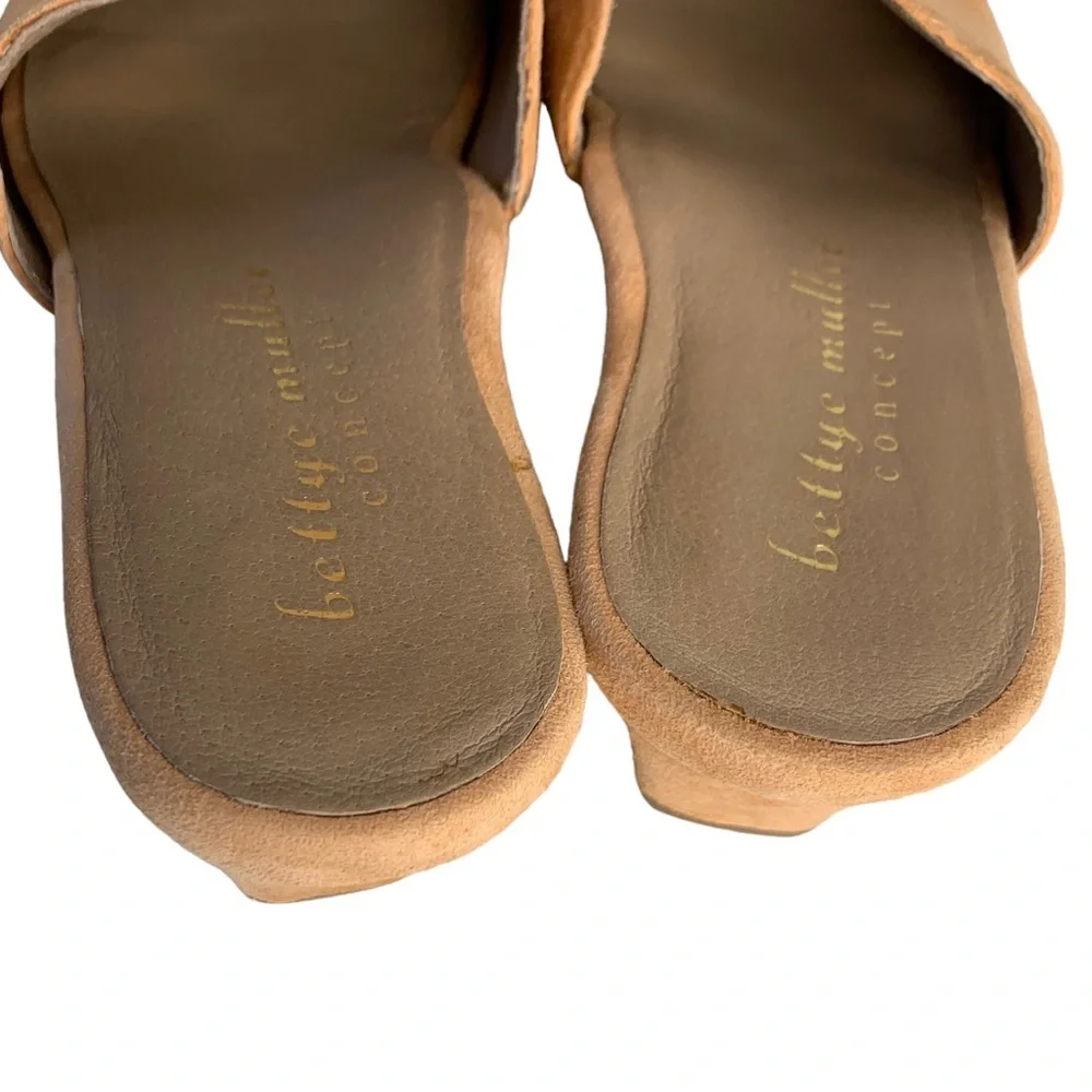 BETTYE MULLER Concept Chili Seema Suede Demi Wedge Slides Sandals Shoes Size 7.5